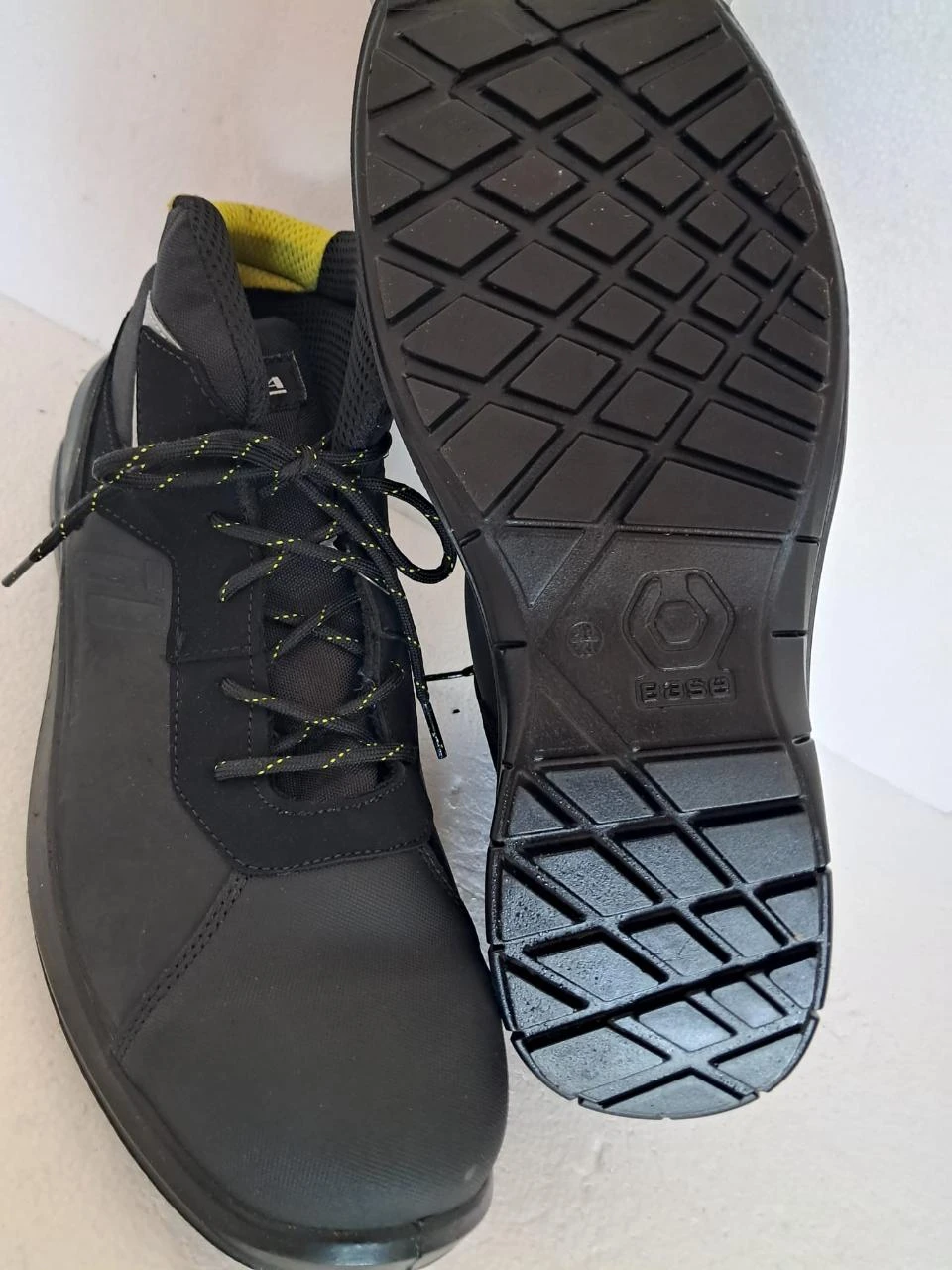 Superbes paires de chaussures de sécurité basses Kina B0900 noir / jaune - S3L F – photo 6